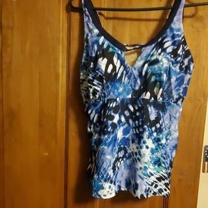 New with out tages tankini size 18